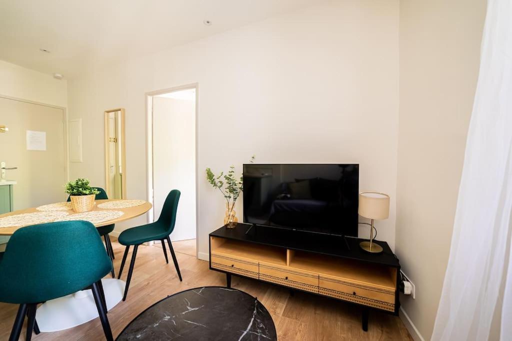 Le Pearl Appartement De Charme En Bord Riviere Collobrieres Exterior photo